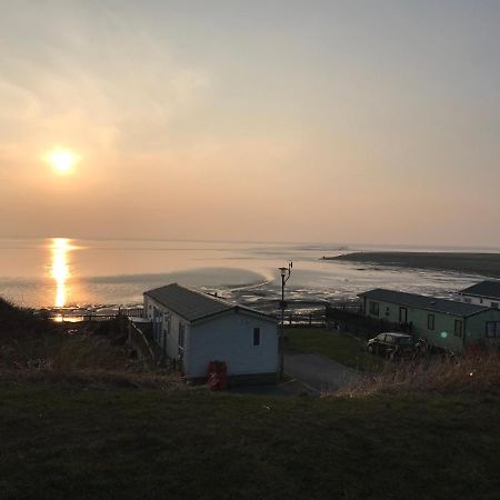 Bobby'S Bolthole Apartment Heysham Bagian luar foto