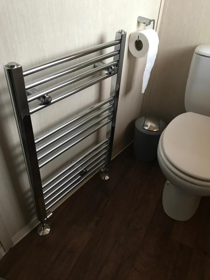 Bobby'S Bolthole Apartment Heysham Bagian luar foto