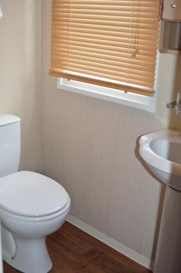 Bobby'S Bolthole Apartment Heysham Bagian luar foto