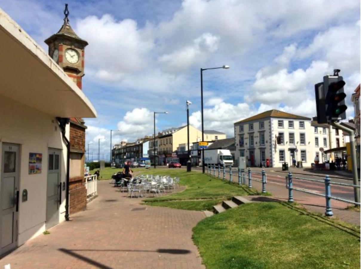 Bobby'S Bolthole Apartment Heysham Bagian luar foto